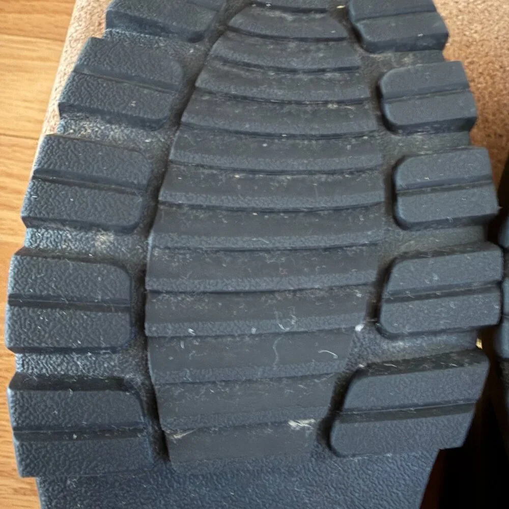 UGG Women's Black Chelsea Boots - Picture 12 of 16